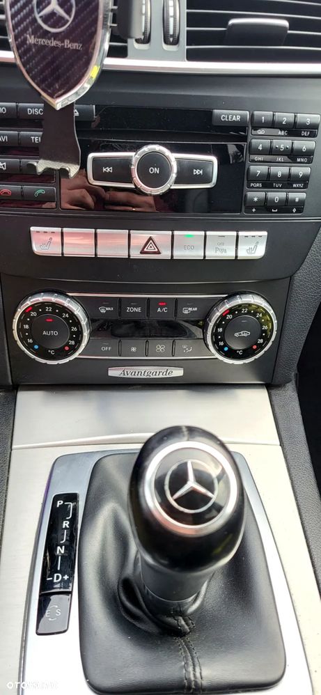 Mercedes-Benz Klasa C 220 CDI DPF (BlueEFFICIENCY) 7G-TRONIC Avantgarde - 18