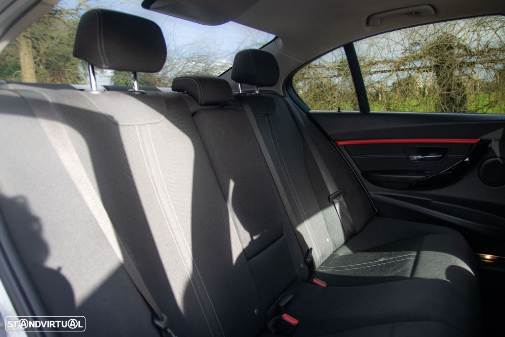 BMW 330 e iPerformance Line Sport - 40