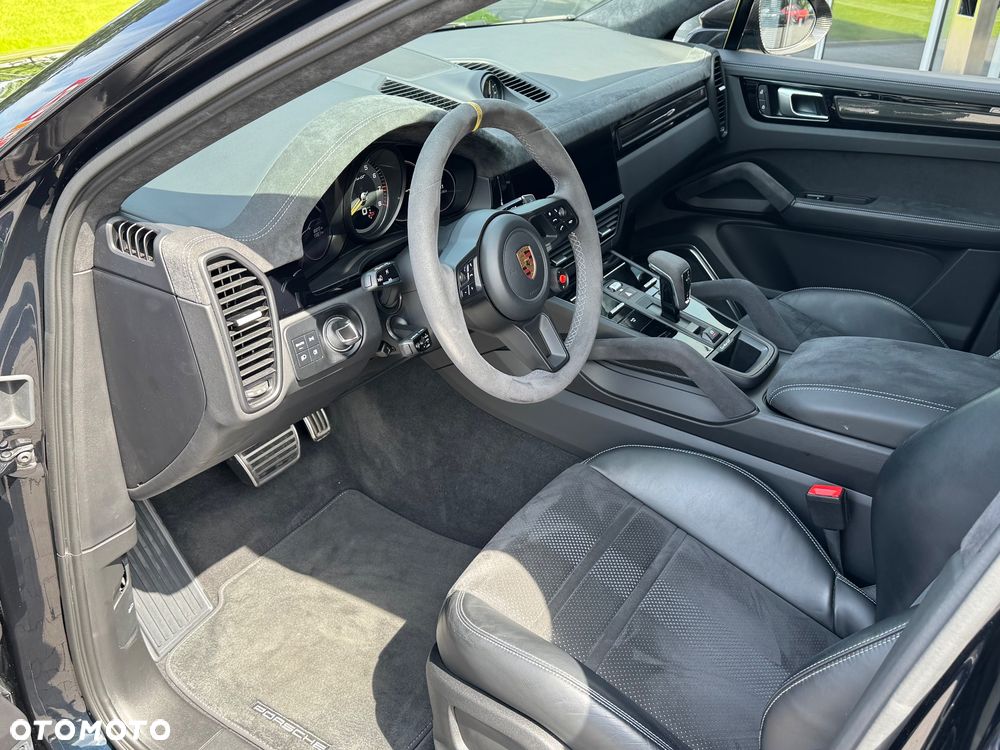 Porsche Cayenne Turbo GT - 23
