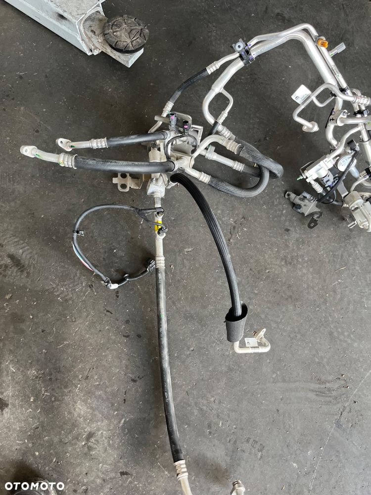 Rurki przewody klimatyzacji komplet Peugeot 208 II ELEKTRYK - 2