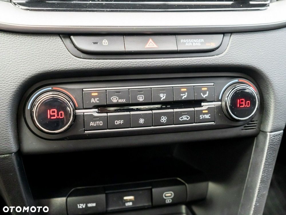 Kia XCeed 1.5 T-GDI M - 18