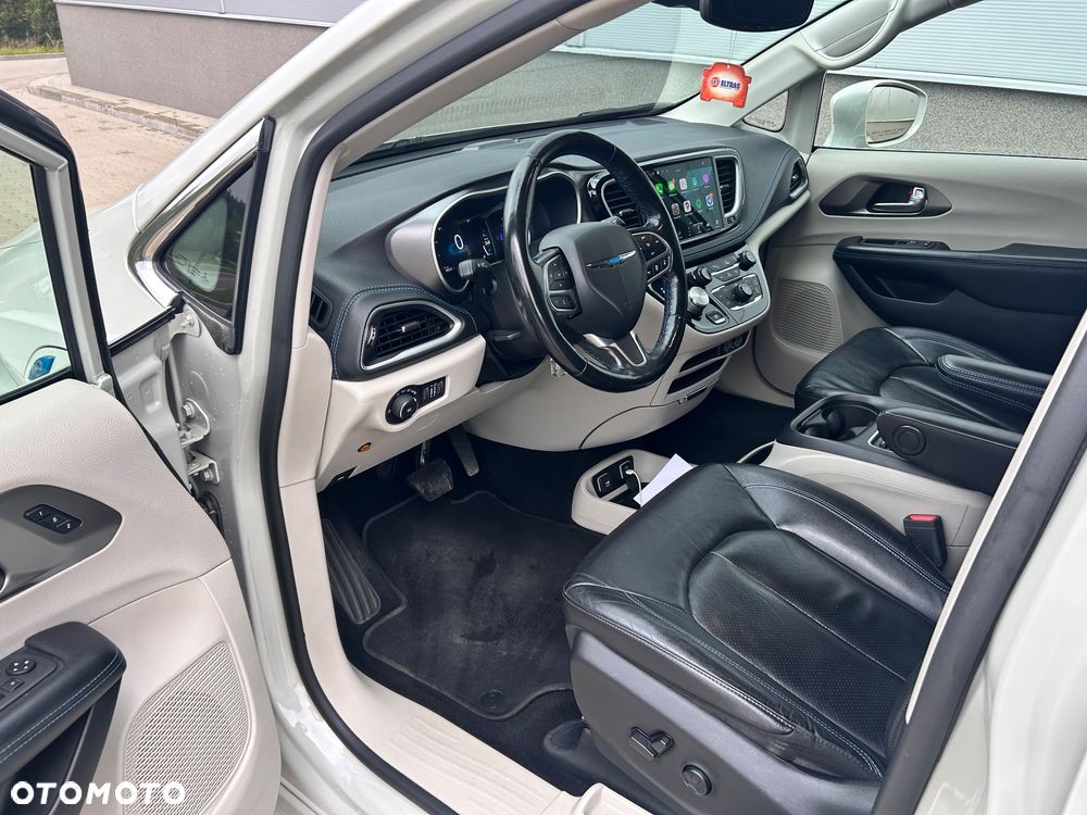 Chrysler Pacifica - 27