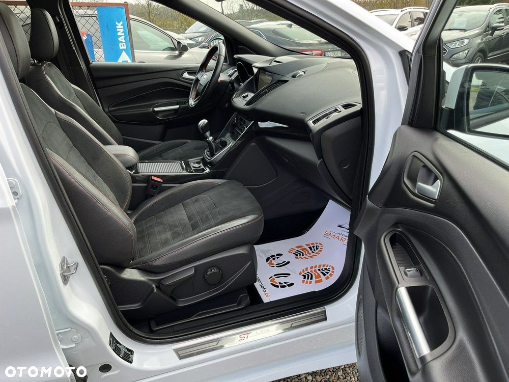 Ford Kuga 1.5 EcoBoost 2x4 ST-Line - 33