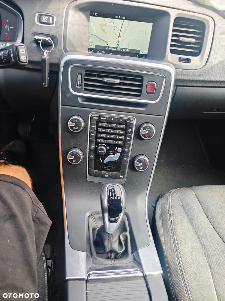 Volvo V60 D3 Drive-E Kinetic - 27