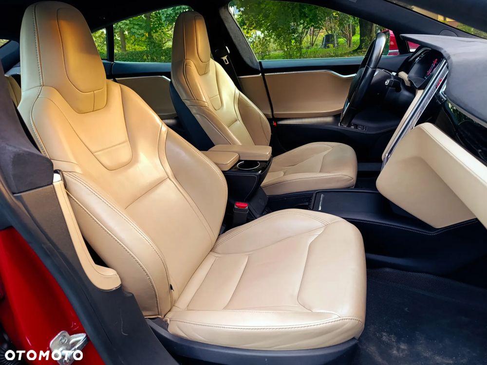 Tesla Model S Long Range Plus - 11