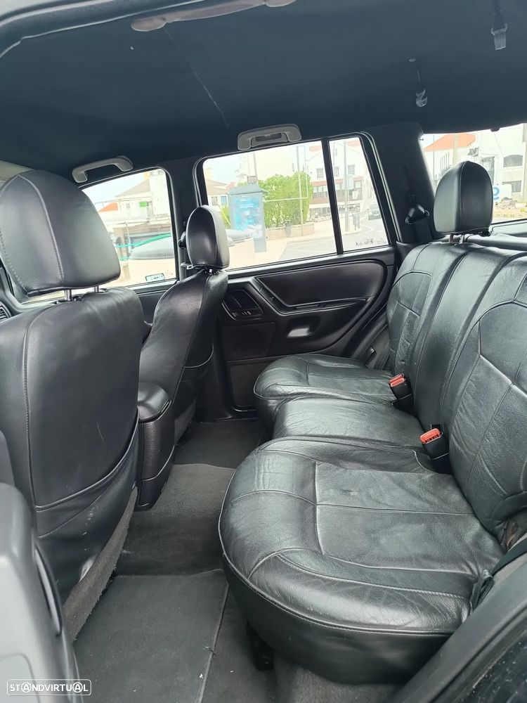 Jeep Grand Cherokee 3.1 TD Laredo - 11