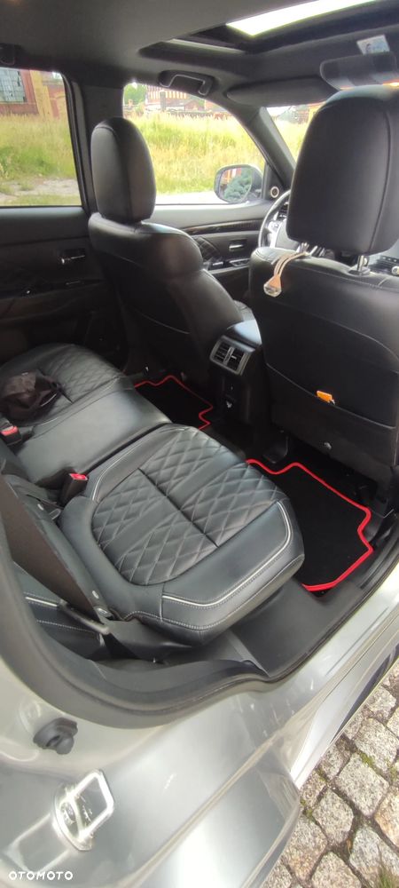 Mitsubishi Outlander Instyle + - 16