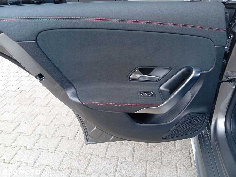 Mercedes-Benz CLA 200 mHEV AMG Line 7G-DCT - 27
