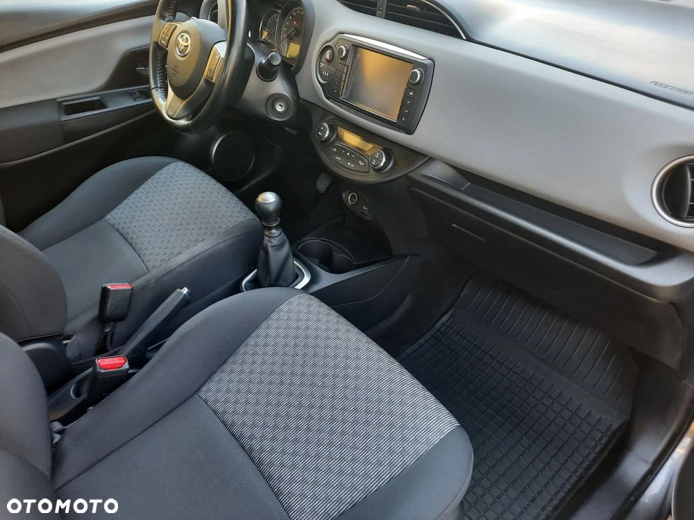 Toyota Yaris 1.33 Premium EU6 - 16