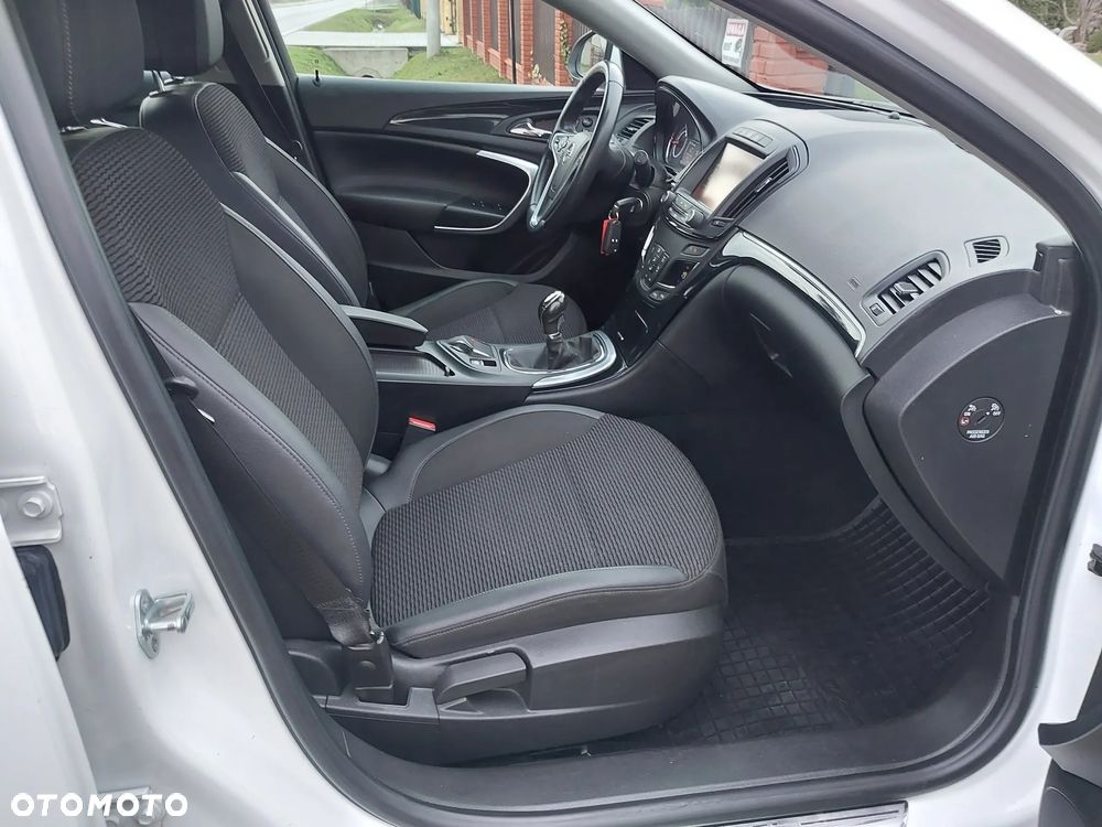 Opel Insignia - 25