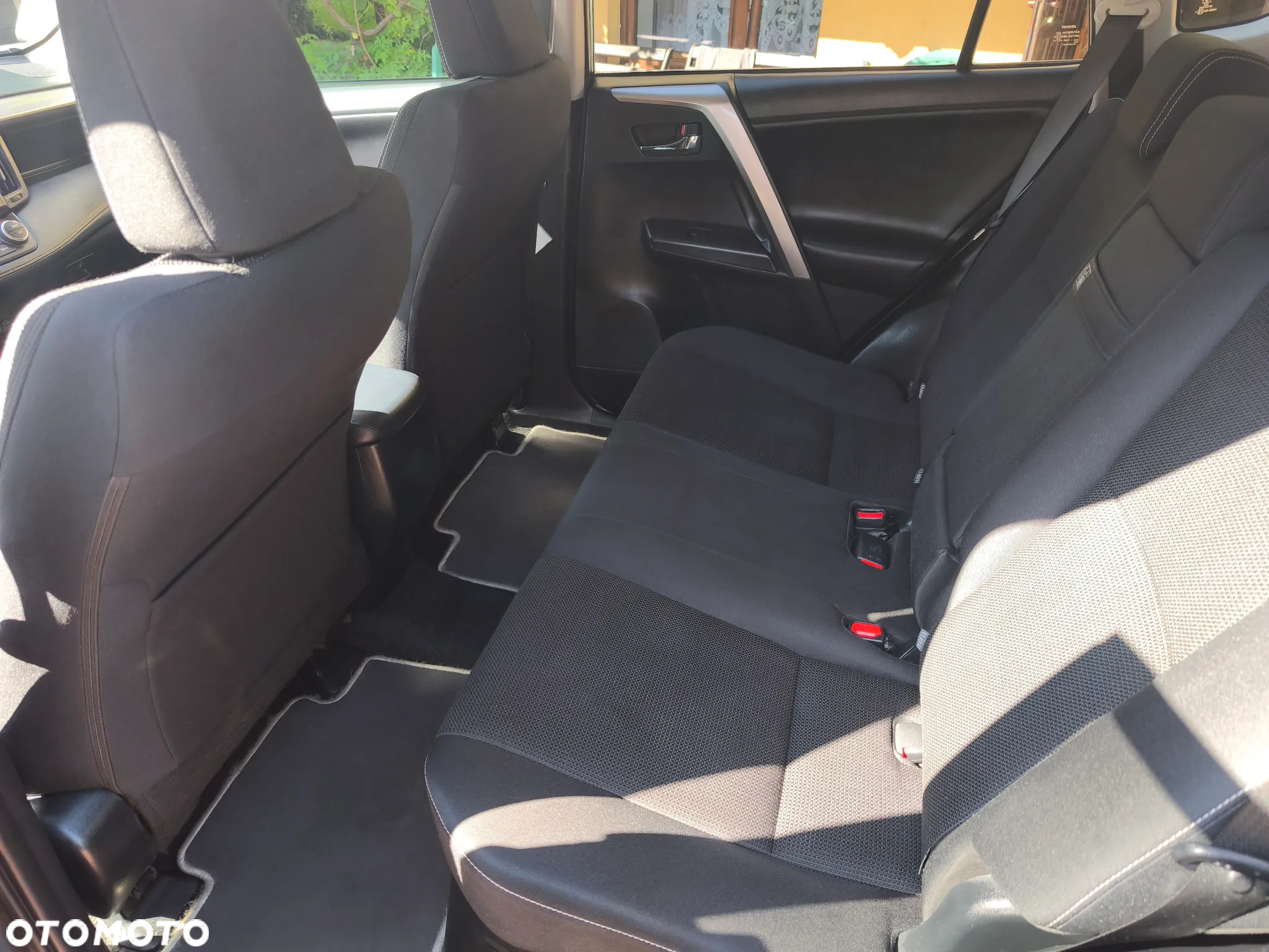 Toyota RAV4 - 10