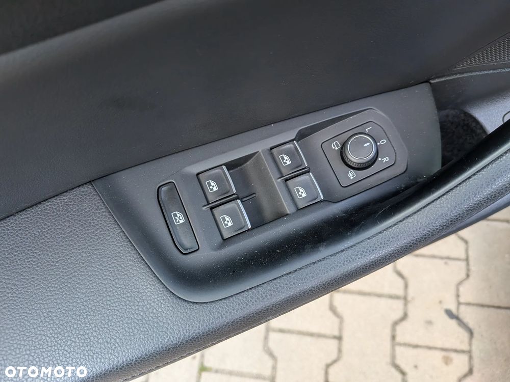 Volkswagen Passat 2.0 TDI SCR DSG Highline - 13