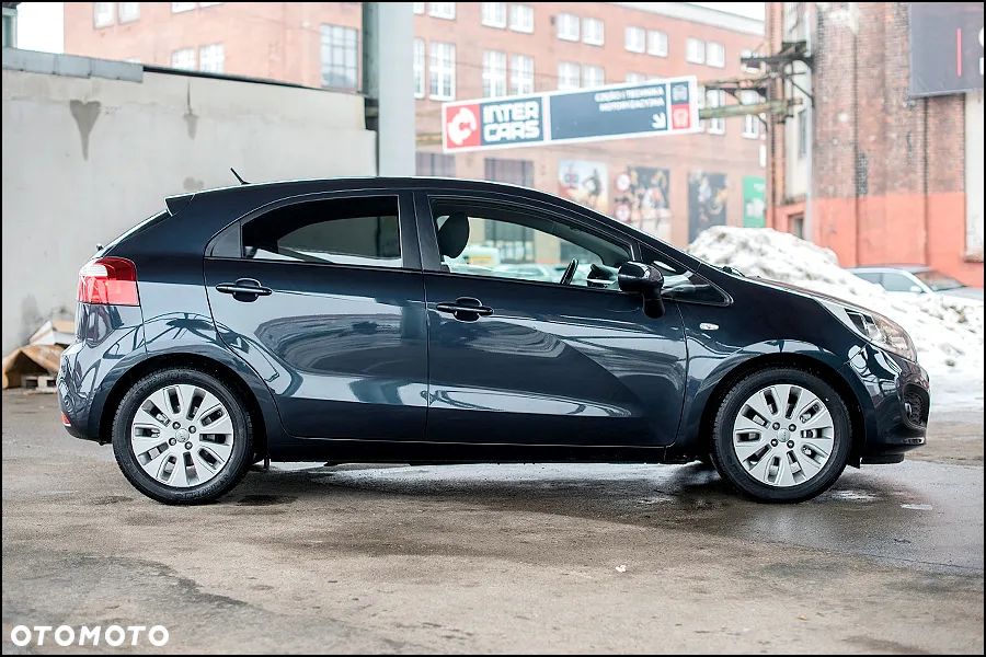 Kia Rio 1.2 Dream Team Edition - 11