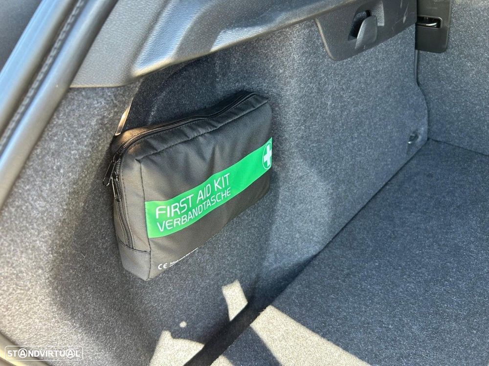 Volvo XC 40 1.5 T4 PHEV Plus Dark - 30