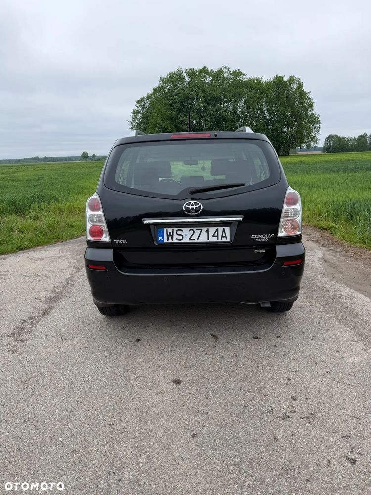 Toyota Corolla Verso 2.2 D-4D Gold - 6