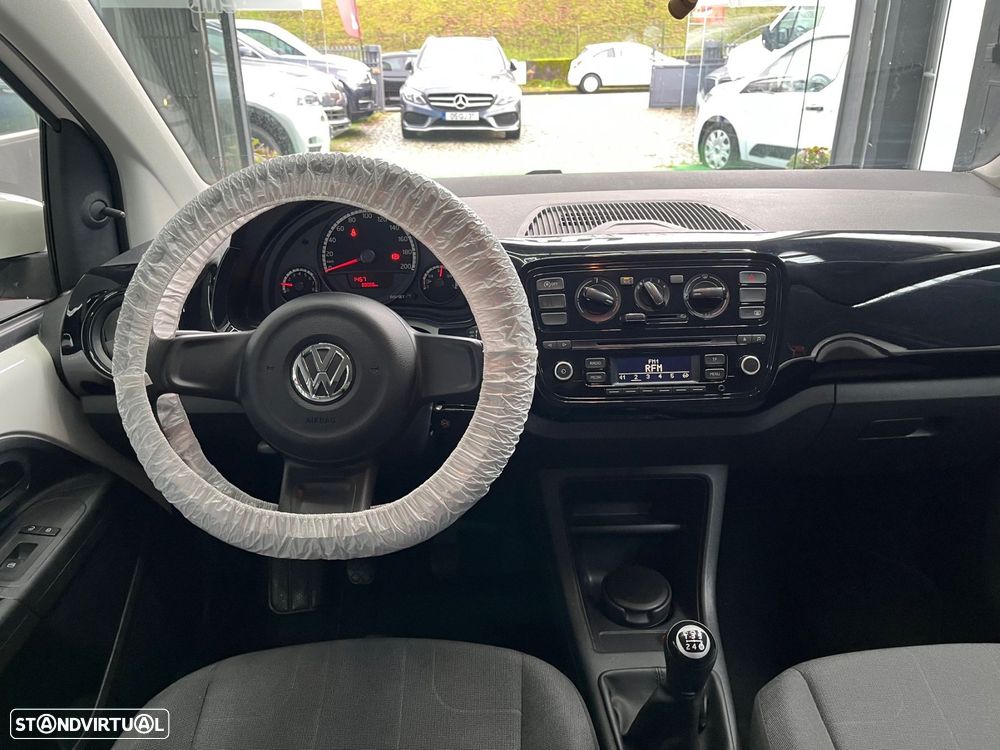 VW Up! 1.0 Take - 12