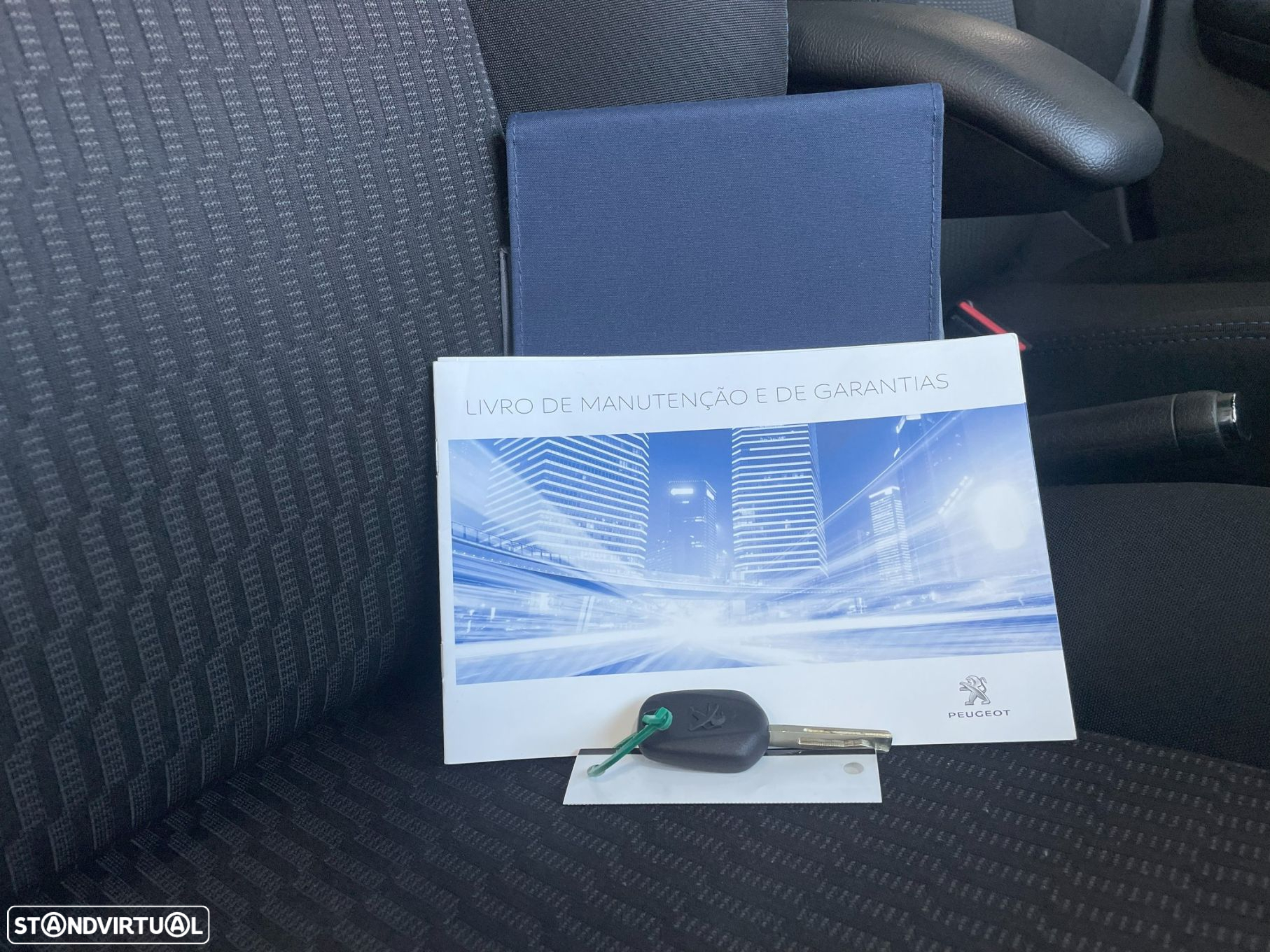Peugeot 208 1.5 BlueHDi Signature - 38