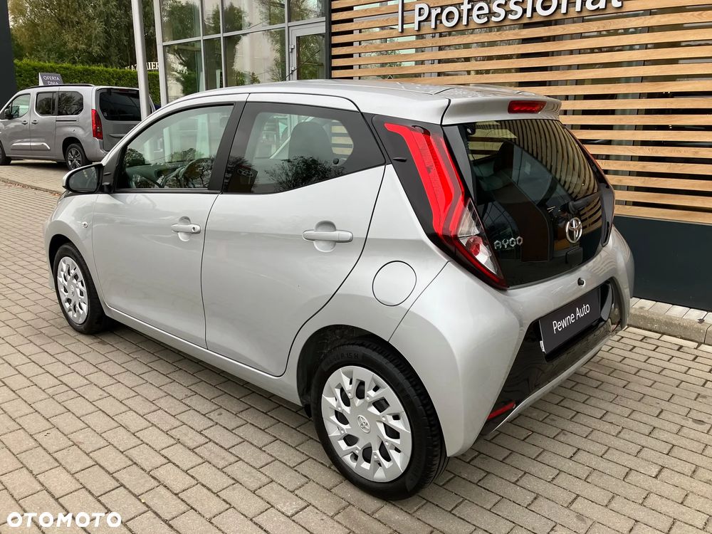 Toyota Aygo x-play - 4