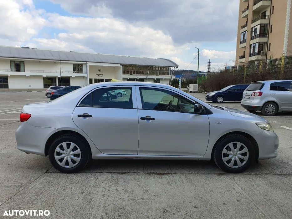 Toyota Corolla 1.4 Sdn. Terra - 6