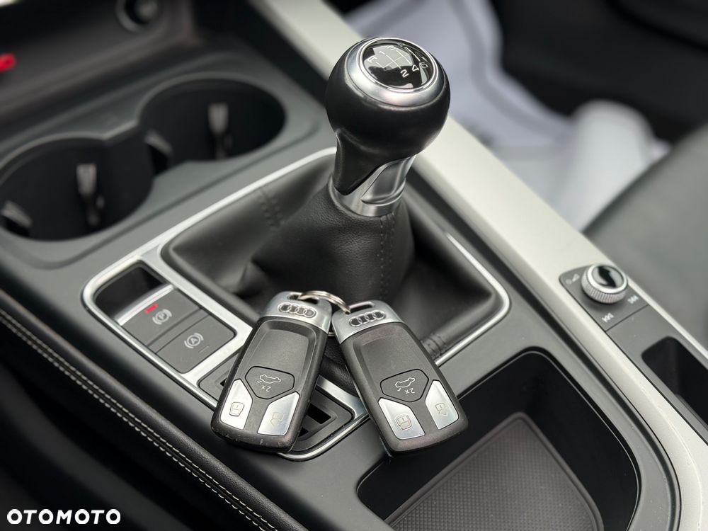 Audi A4 Avant 30 TDI advanced - 34