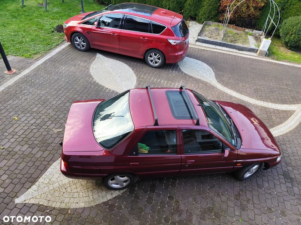 Ford Escort 1.6 Ghia - 12