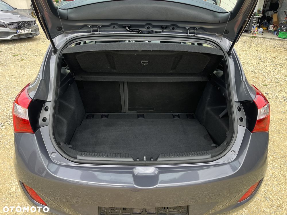 Hyundai i30 blue 1.4 Classic Navigation - 9