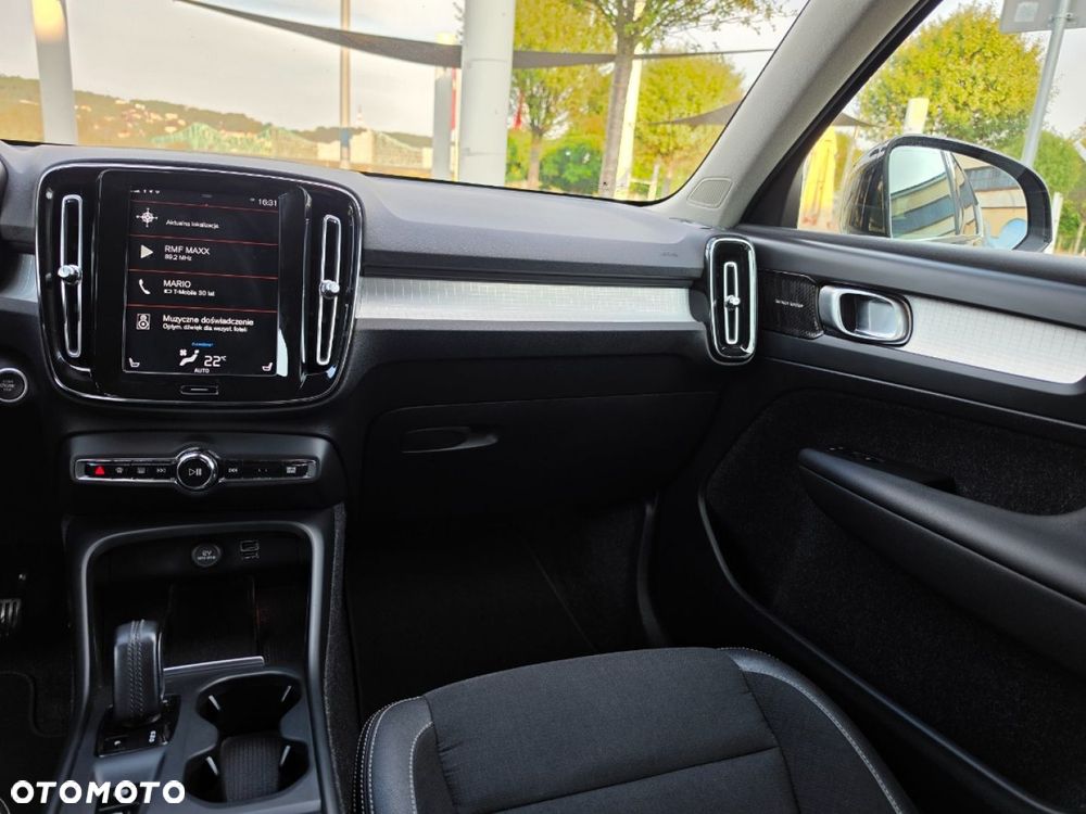 Volvo XC 40 - 32