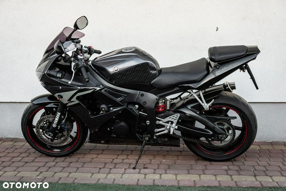 Yamaha R6 - 6