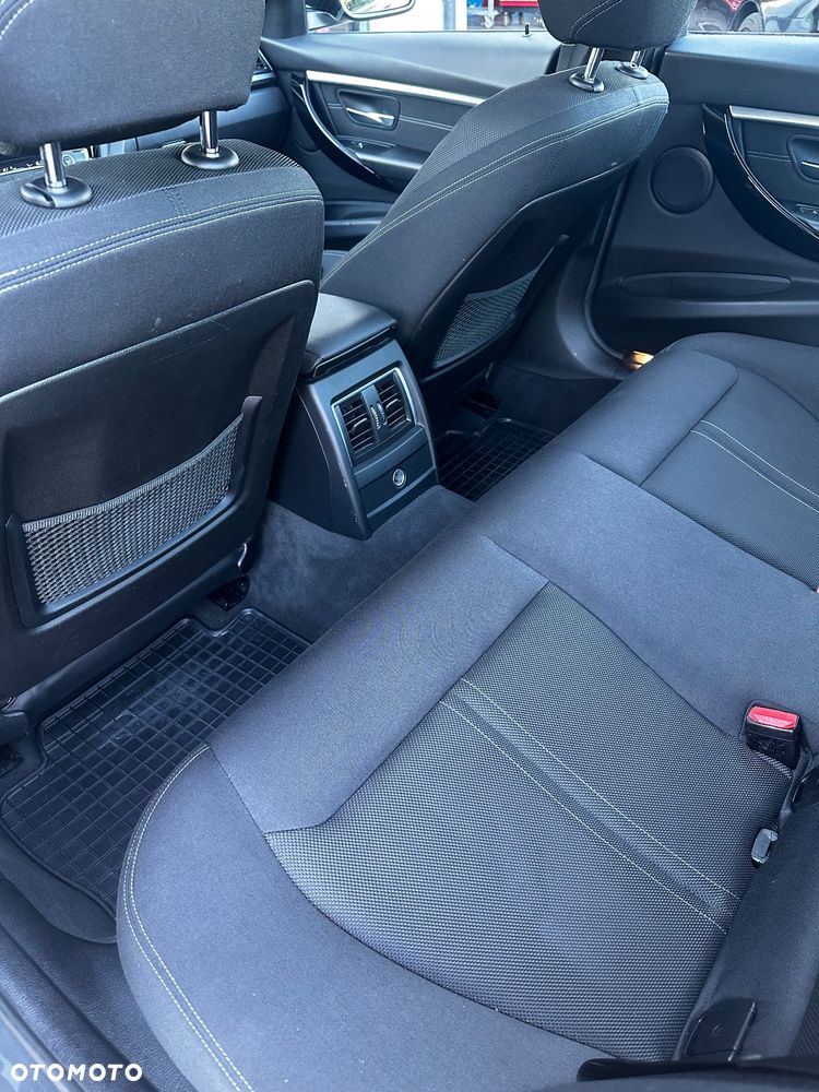 BMW Seria 3 320d - 12