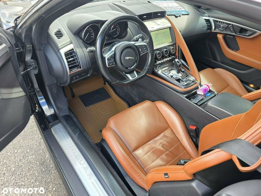 Jaguar F-Type 2.0 Turbo Chequered Flag - 8