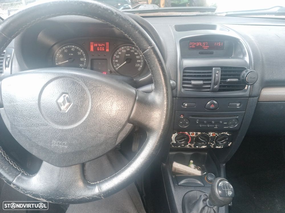 Renault Clio 1.5 dCi Confort - 11