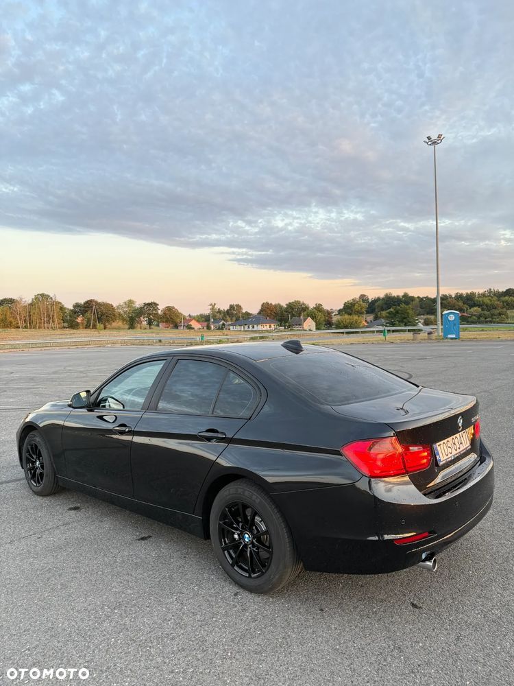 BMW Seria 3 320d - 4