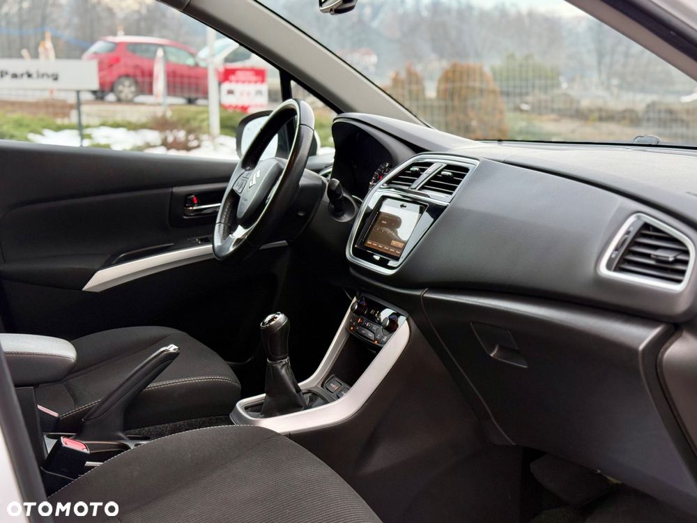 Suzuki SX4 S-Cross 1.0 T Premium - 13