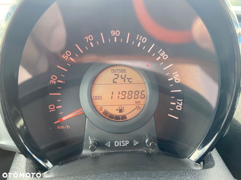 Toyota Aygo x - 32