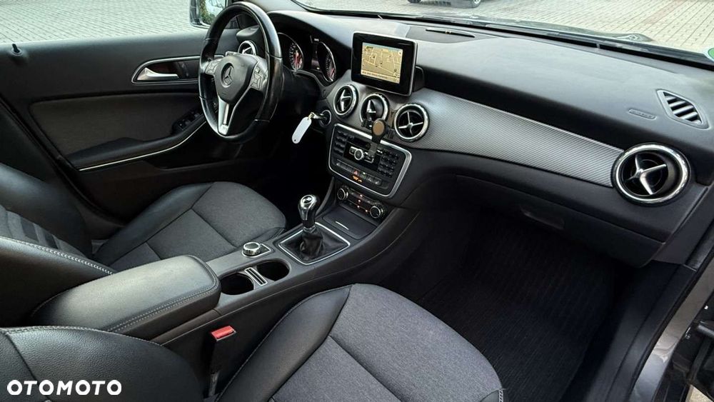 Mercedes-Benz GLA 200 Style - 25