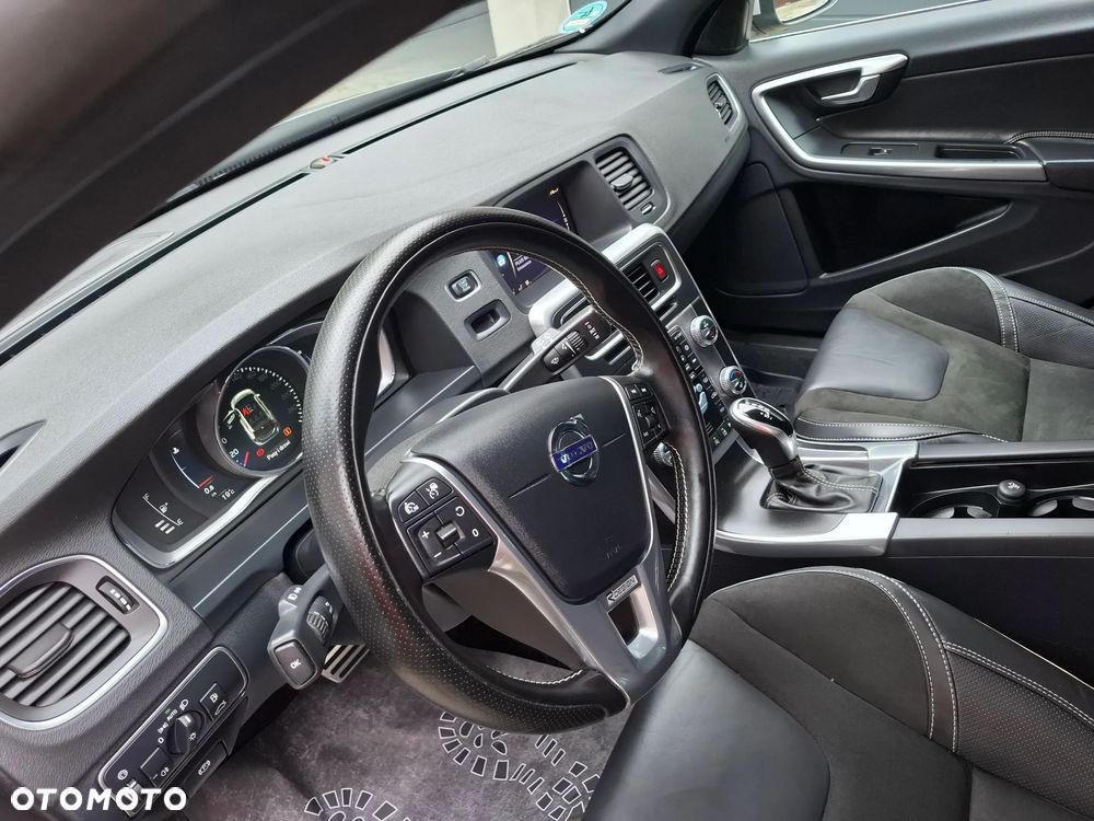Volvo V60 D4 Geartronic RDesign - 9