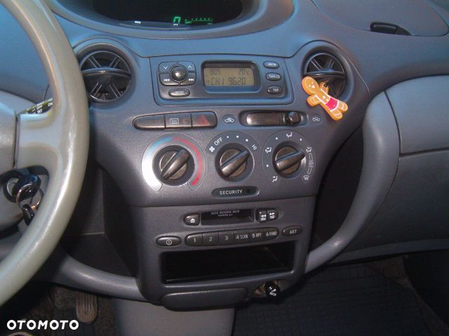 Toyota Yaris - 19