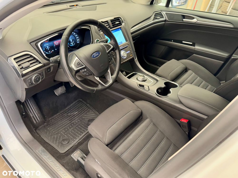 Ford Mondeo 2.0 EcoBlue Titanium - 21