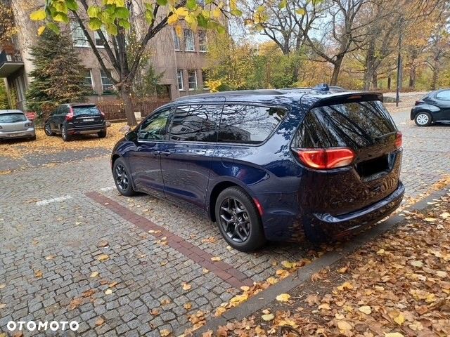 Chrysler Pacifica - 3