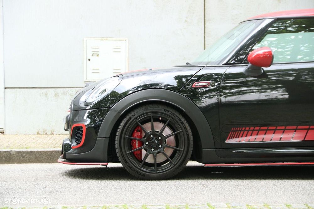 MINI 3 Portas John Cooper Works Essential - 33