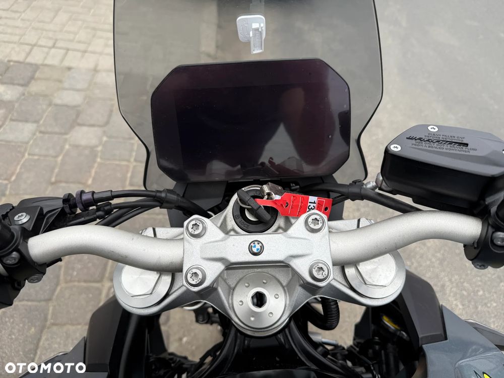 BMW F - 9