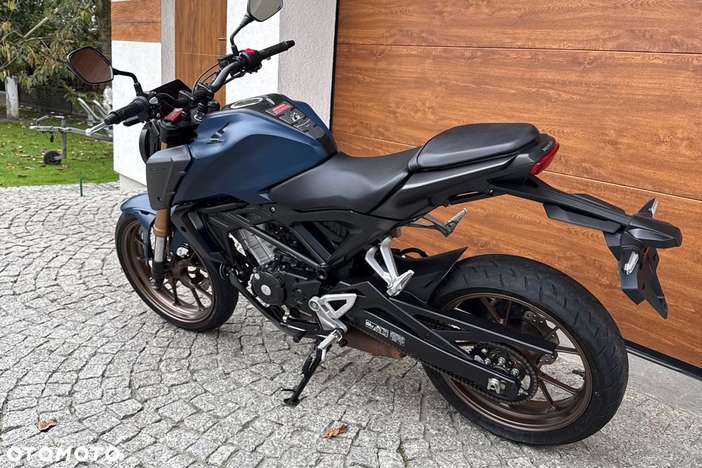 Honda CB - 23