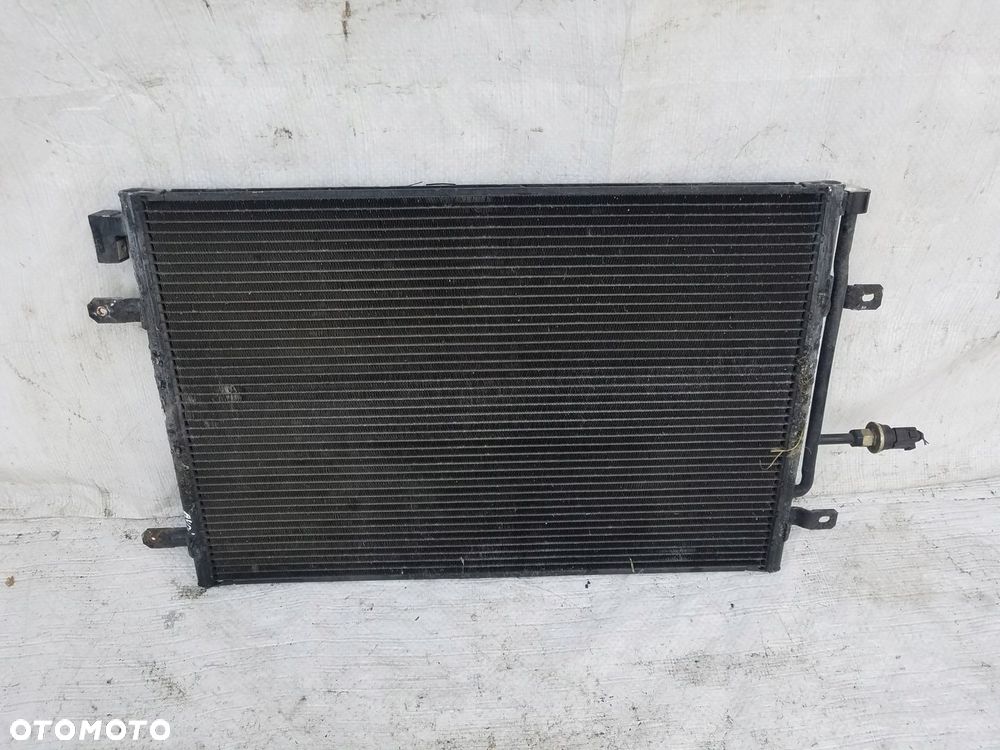 CHŁODNICA KLIMATYZACJI AUDI A4 B7 3.2 8E0260401Q - 1