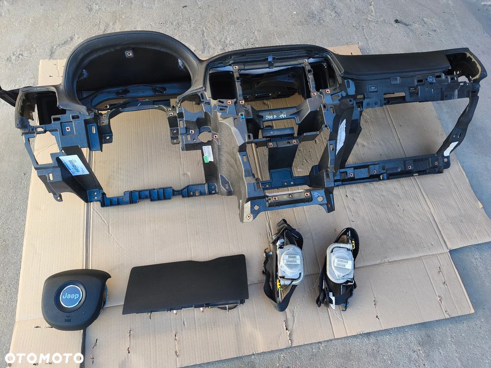 DESKA ROZDZIELCZA KONSOLA KOKPIT AIRBAG SKÓRA JEEP GRAND CHEROKEE WK2 LIFT - 3