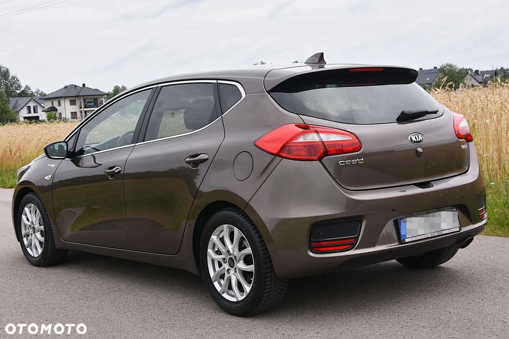 Kia Ceed 1.6 GDI L Business Line - 4