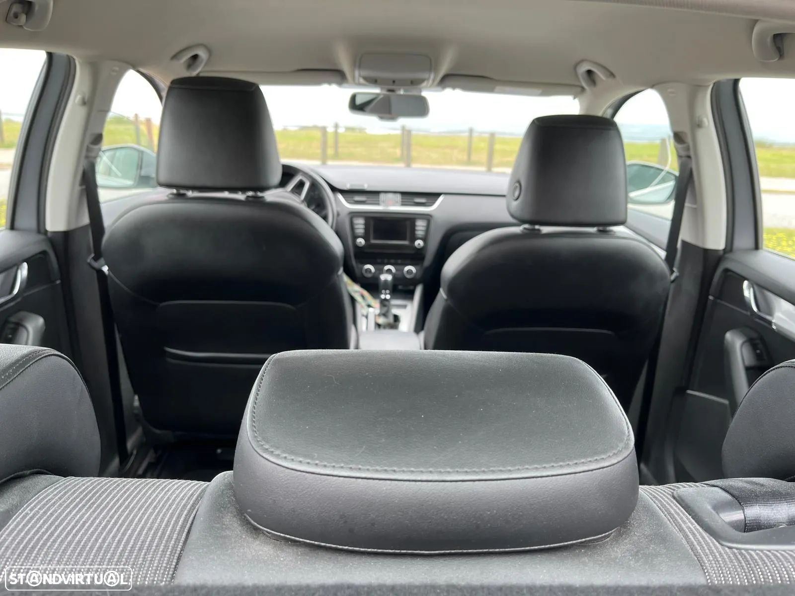 Skoda Octavia 2.0 TDI Elegance DSG - 9