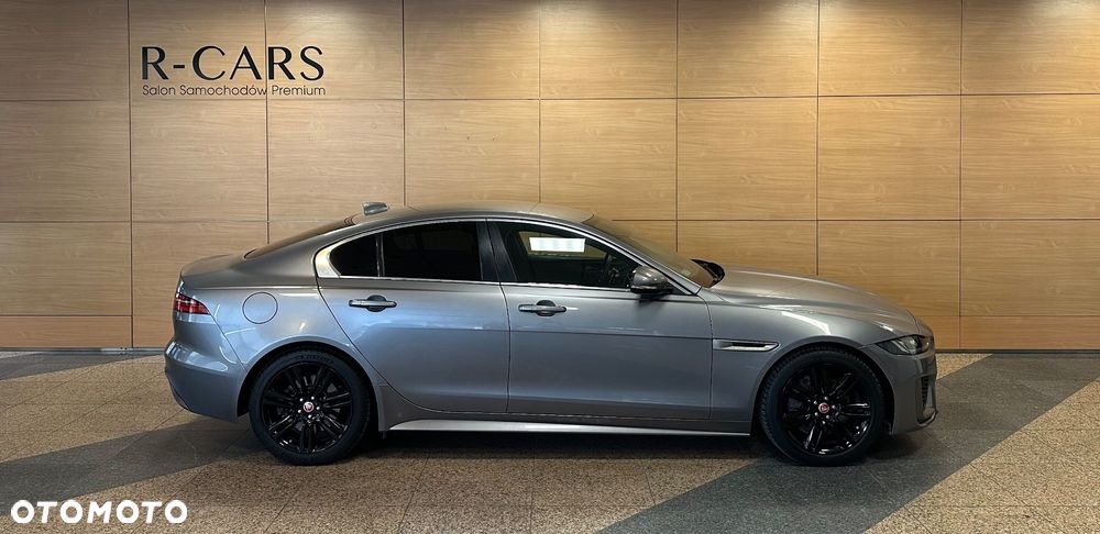 Jaguar XE 2.0 D180 R-Dynamic SE - 2
