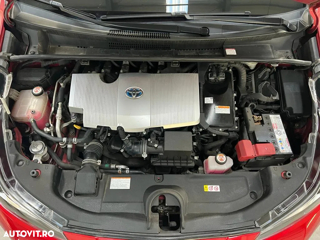 Toyota Prius Hybrid Executive - 19
