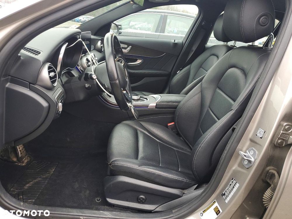 Mercedes-Benz Klasa C 300 4Matic 9G-TRONIC AMG Line - 7