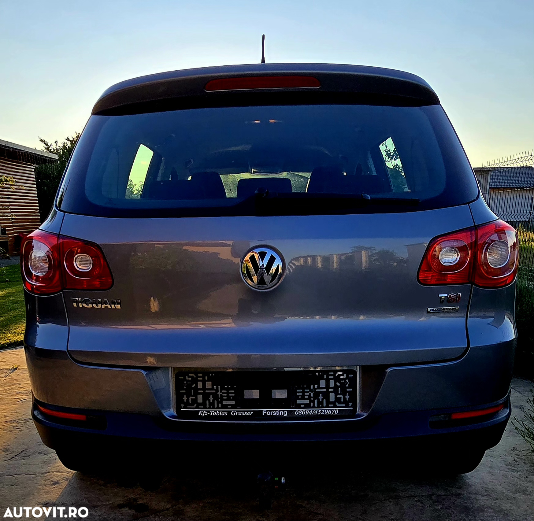 Volkswagen Tiguan - 2